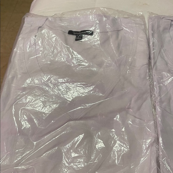 Ambiance White Long Sleeve V-Neck T-Shirt Lg NWT - Picture 4 of 6